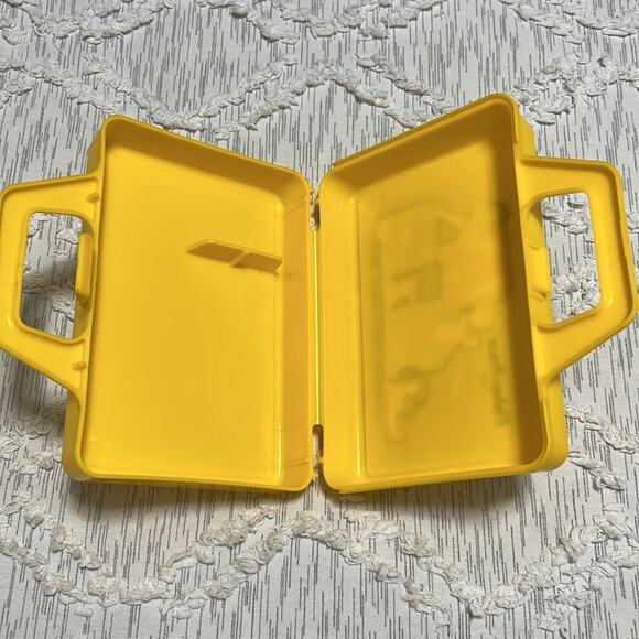 Vintage 1980s Fisher Price #638 Play Lunch Box A-B-C-D Yellow - Picture 6 of 6